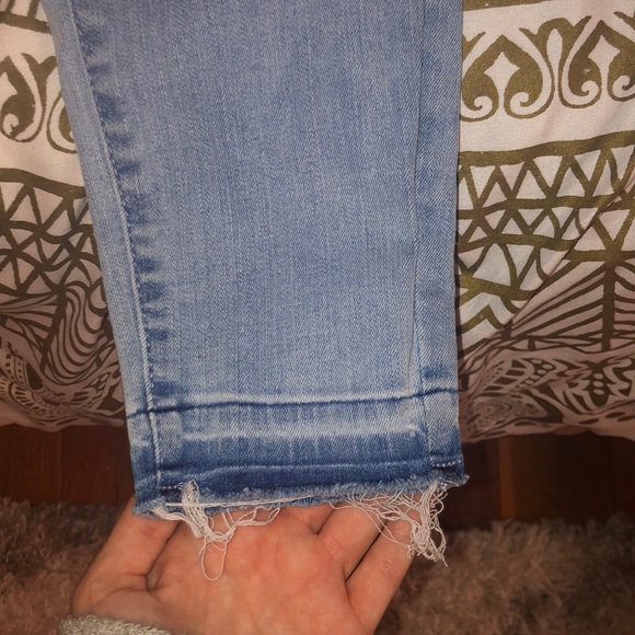 Mid-rise Light Wash Jegging - Picture 3 of 3